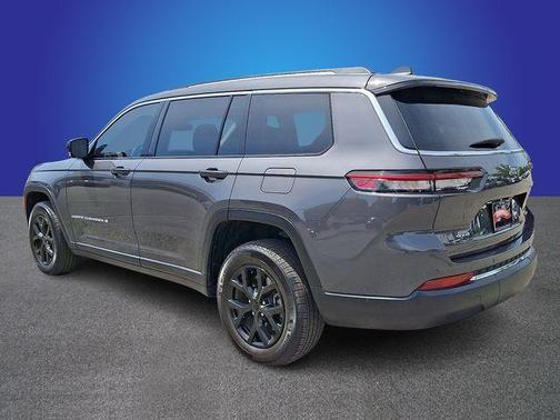 Metallic 2023 Jeep Grand Cherokee L Limited