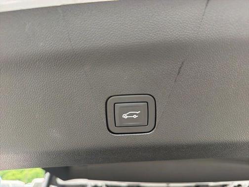 Glacier White 2026 GMC Yukon XL Denali