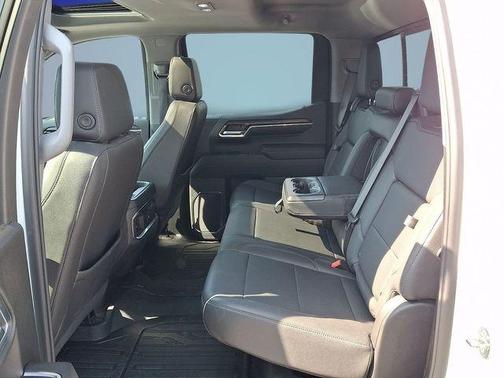 Summit White 2024 GMC Sierra 1500 SLT