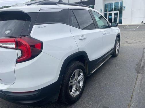Summit White 2022 GMC Terrain SLE