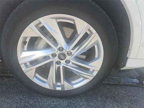 2021 Audi Q7 45 Premium Plus