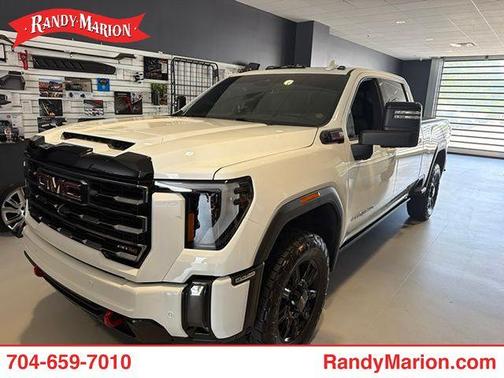 Summit White 2024 GMC Sierra 2500 AT4