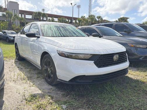 Platinum White Pearl 2025 Honda Accord SE