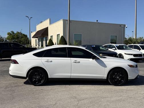2025 Honda Accord SE