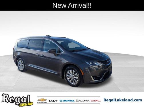 2018 Chrysler Pacifica Touring-L