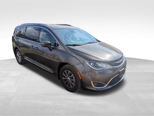 2018 Chrysler Pacifica Touring-L