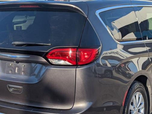 2018 Chrysler Pacifica Touring-L