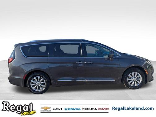 2018 Chrysler Pacifica Touring-L