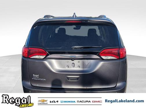 2018 Chrysler Pacifica Touring-L