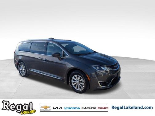 2018 Chrysler Pacifica Touring-L