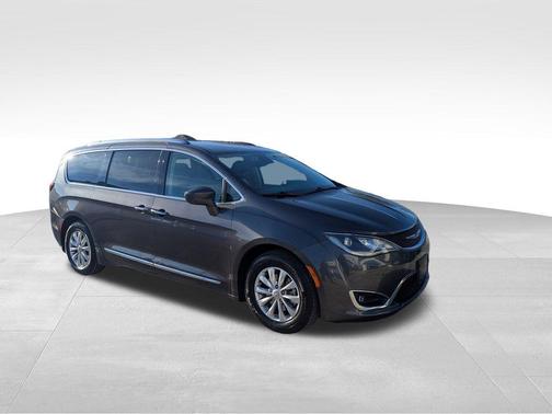 2018 Chrysler Pacifica Touring-L