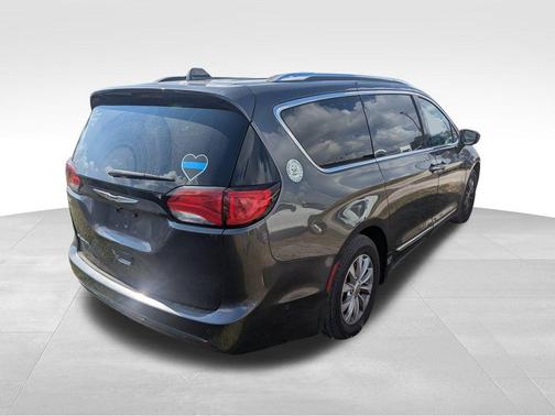 2018 Chrysler Pacifica Touring-L