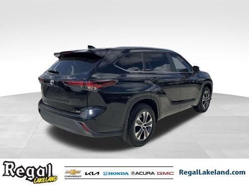 2024 Toyota Highlander XLE