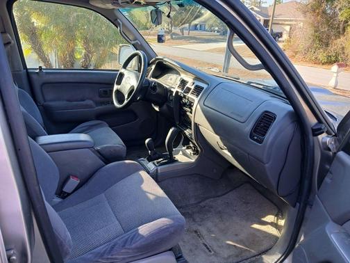 2002 Toyota 4Runner SR5