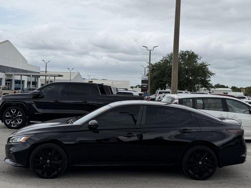 Black 2021 Nissan Altima 2.5 SR