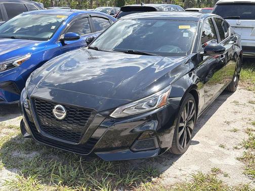 Black 2021 Nissan Altima 2.5 SR