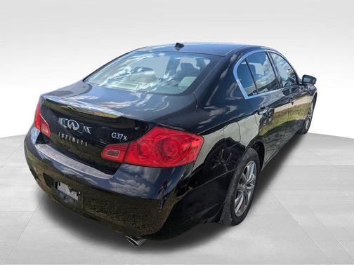 2009 INFINITI G37x Base