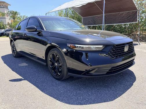 Crystal Black Pearl 2025 Honda Accord SE