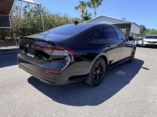 Crystal Black Pearl 2025 Honda Accord SE