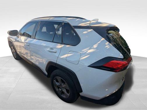 2023 Toyota RAV4 Hybrid LE