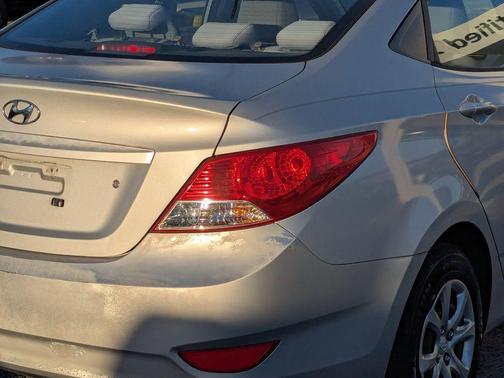2012 Hyundai Accent GLS