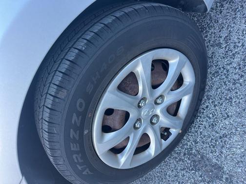 2012 Hyundai Accent GLS