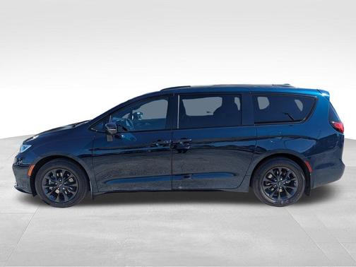 2021 Chrysler Pacifica Touring-L