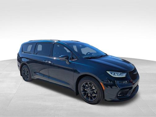 2021 Chrysler Pacifica Touring-L