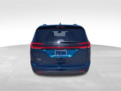 2021 Chrysler Pacifica Touring-L