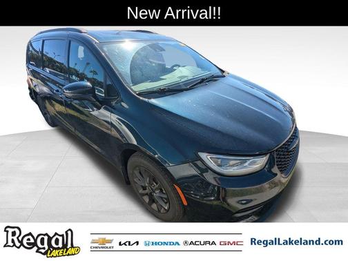 2021 Chrysler Pacifica Touring-L