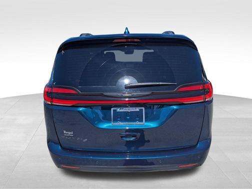 2021 Chrysler Pacifica Touring-L