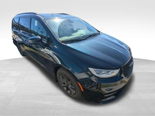 2021 Chrysler Pacifica Touring-L