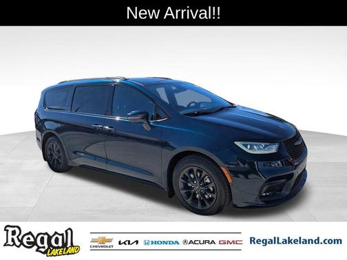 2021 Chrysler Pacifica Touring-L