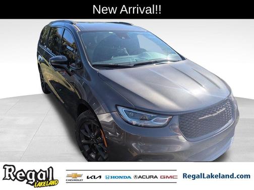 2021 Chrysler Pacifica Touring-L
