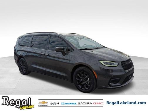 2021 Chrysler Pacifica Touring-L