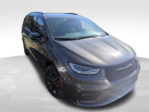 2021 Chrysler Pacifica Touring-L
