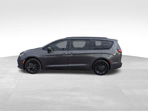 2021 Chrysler Pacifica Touring-L