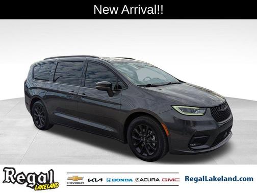 2021 Chrysler Pacifica Touring-L