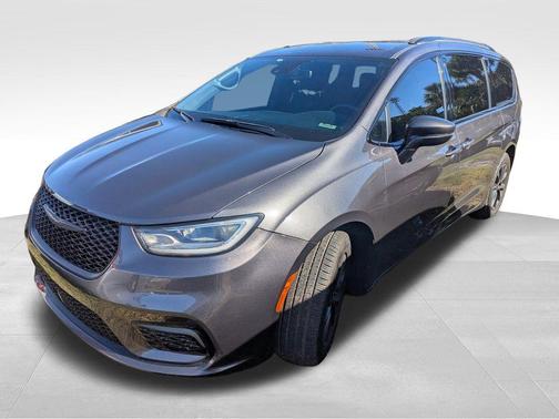 2021 Chrysler Pacifica Touring-L