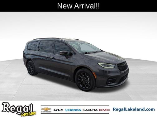 2021 Chrysler Pacifica Touring-L