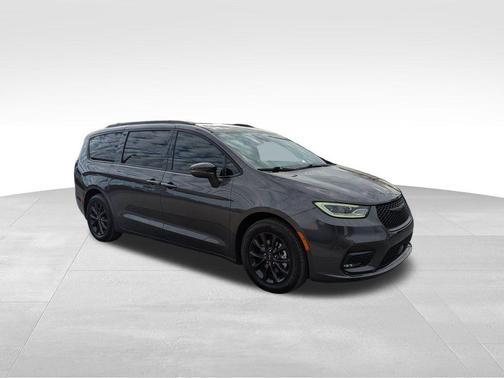 2021 Chrysler Pacifica Touring-L