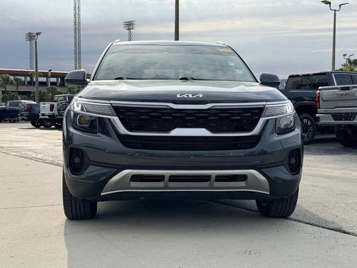 Gravity Gray 2023 Kia Seltos S