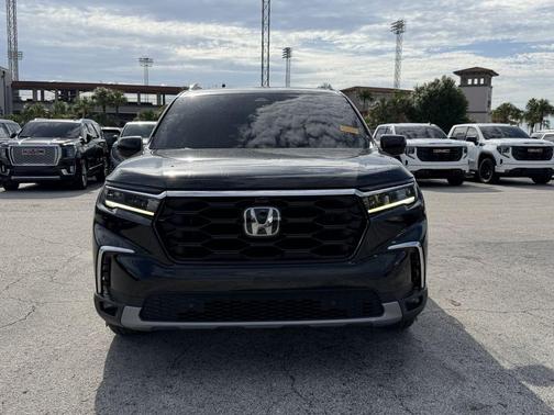 Crystal Black Pearl 2023 Honda Pilot Elite