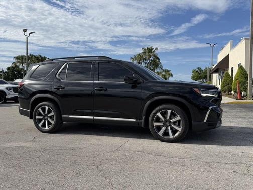 Crystal Black Pearl 2023 Honda Pilot Elite