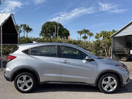 Lunar Silver Metallic 2020 Honda HR-V LX
