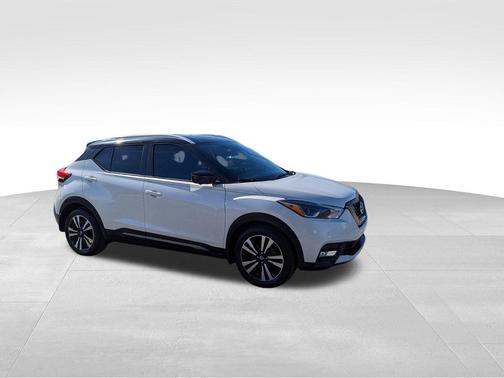 2019 Nissan Kicks SR