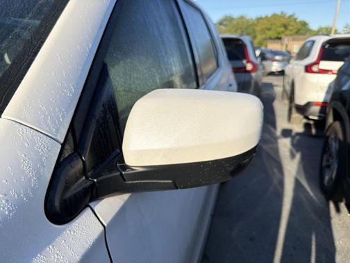 White 2023 Honda Pilot EX-L 8-Passenger