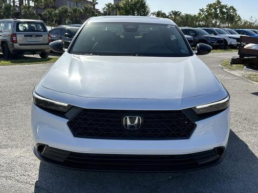 Platinum White Pearl 2025 Honda Accord SE