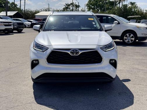 Wind Chill Pearl 2023 Toyota Highlander Limited