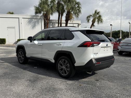 2024 Toyota RAV4 Hybrid XLE Premium